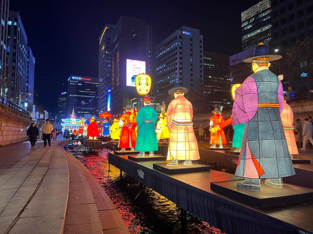 One of the destinations in my list of great Korean drama filming locations to visit. Cheonggyecheon Stream during Seoul Light Winter Fiesta