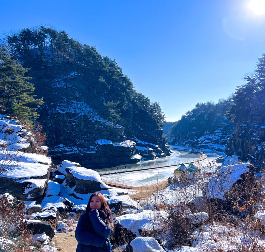 Hantangang. One of the destinations in my list of great Korean drama filming locations to visit. Goseokjeong at Hantangang